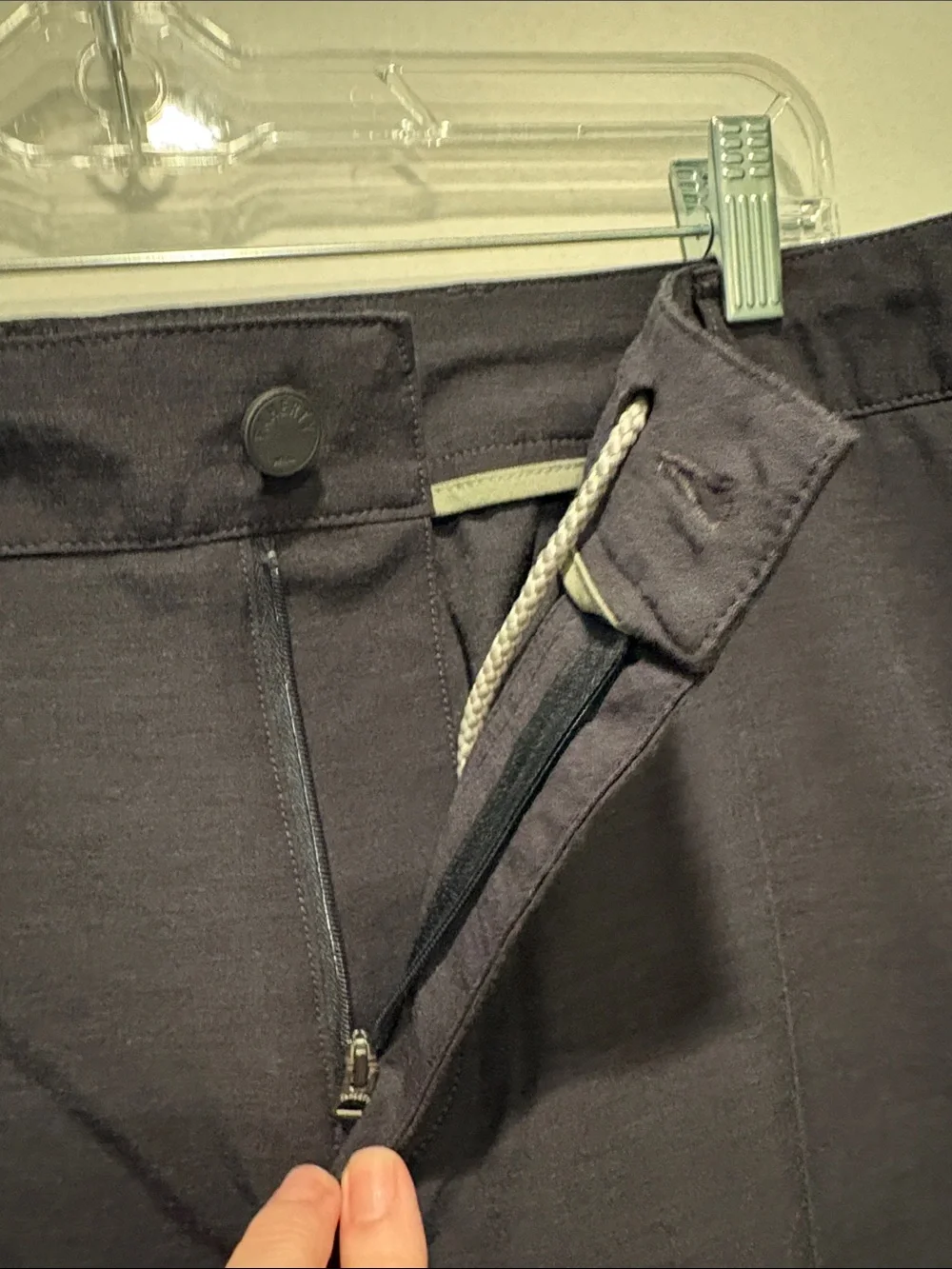 Faherty - All Day Belt Loop Shorts. 9 inch inseam. Dark Gray. Size 38. MSC0012